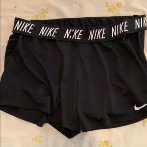 xl nike black shorts